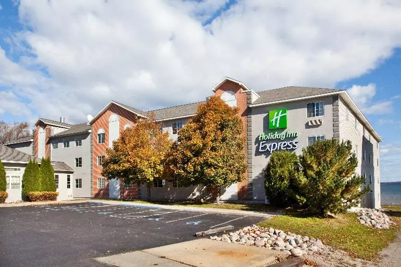 호텔 Holiday Inn Express St Ignace Lake Central, An Ihg