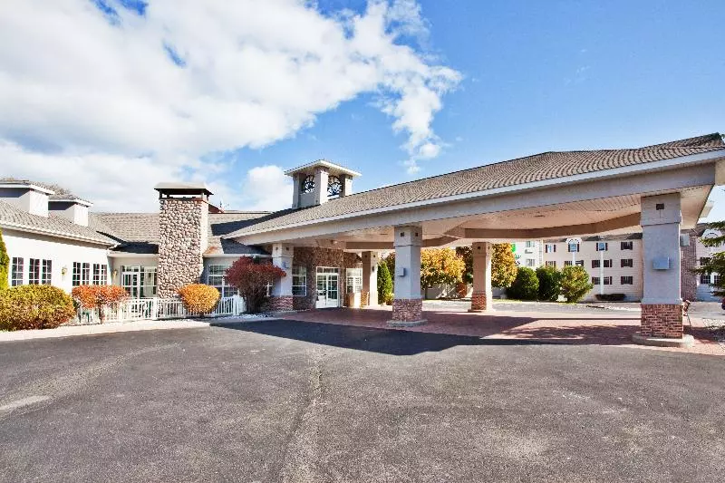 호텔 Holiday Inn Express St Ignace Lake Central, An Ihg