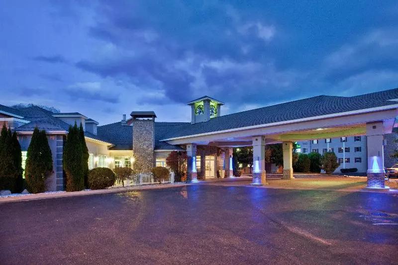 호텔 Holiday Inn Express St Ignace Lake Central, An Ihg