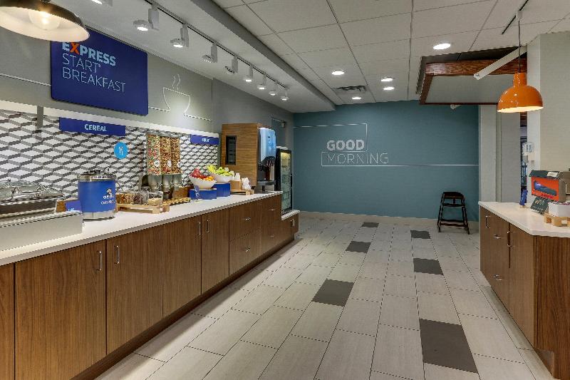 Отель Holiday Inn Express & Suites Troy By Ihg