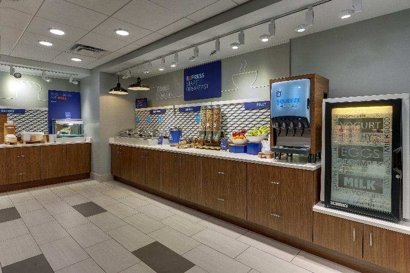 Отель Holiday Inn Express & Suites Troy By Ihg