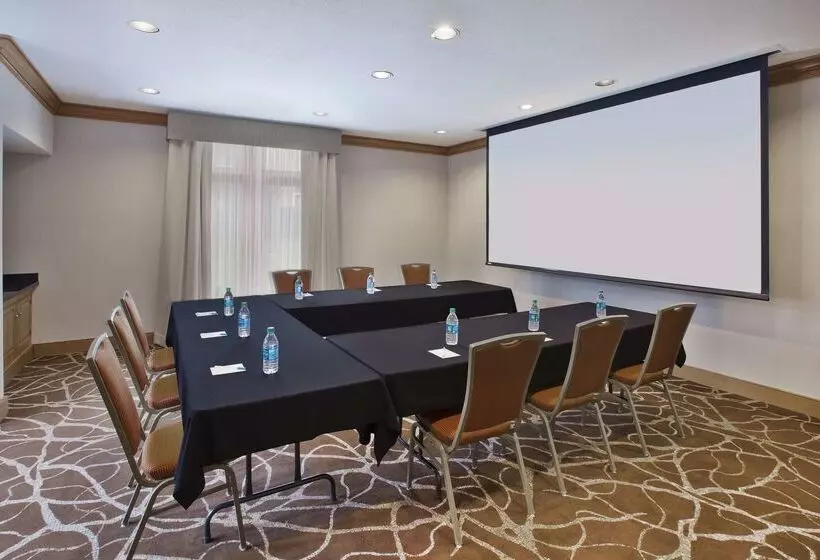 Отель Homewood Suites By Hilton Daytonfairborn