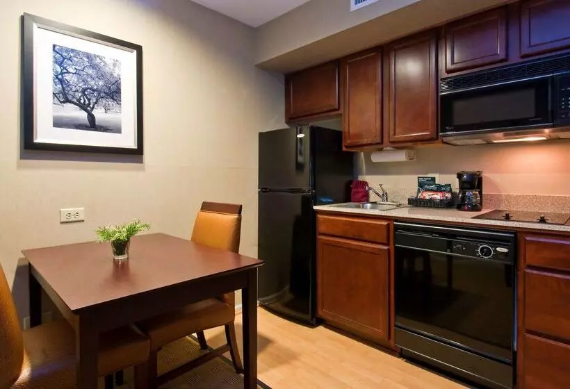 Отель Homewood Suites By Hilton Daytonfairborn