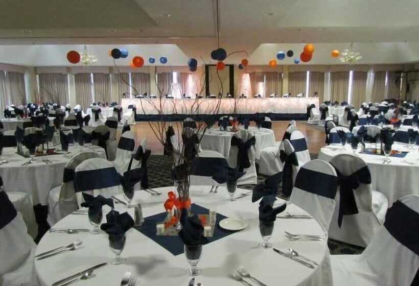 هتل Lakeside Resort & Conference Center