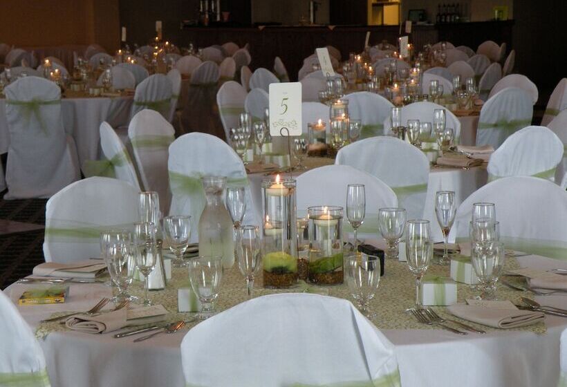 هتل Lakeside Resort & Conference Center