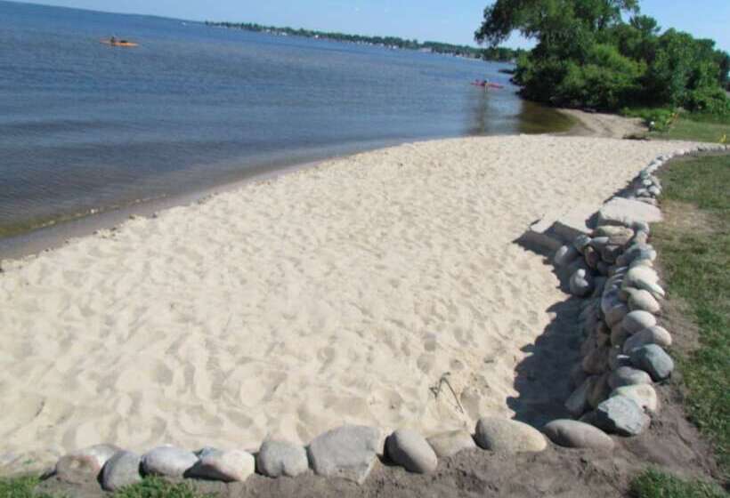 هتل Lakeside Resort & Conference Center