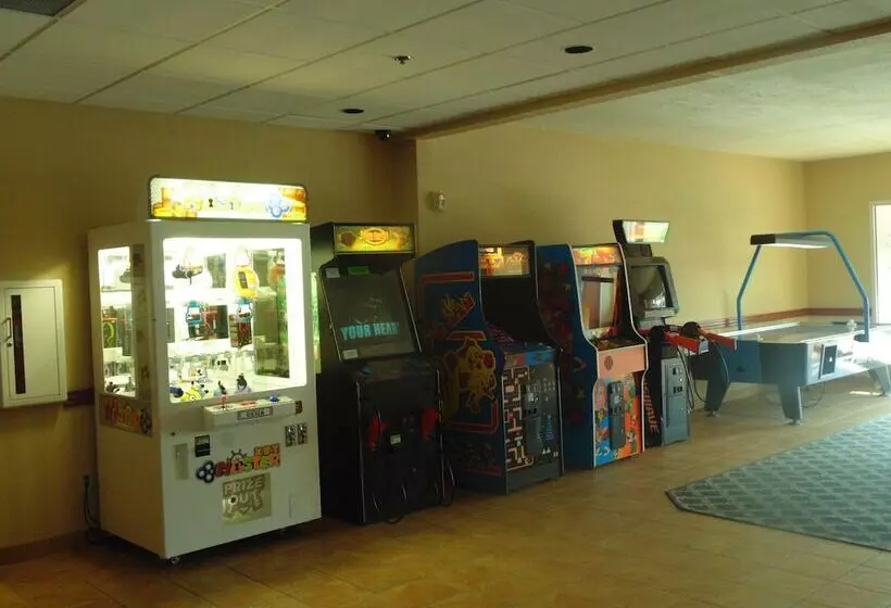 Отель Lakeside Resort & Conference Center