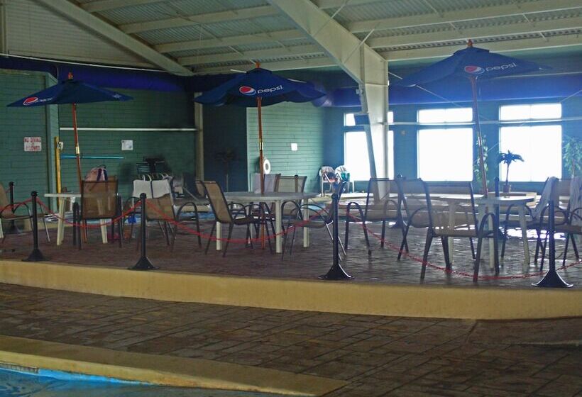 هتل Lakeside Resort & Conference Center