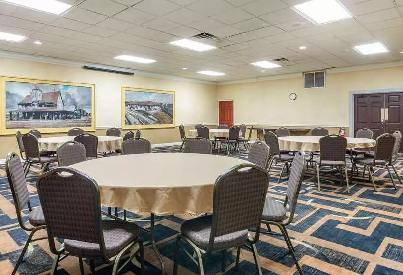 ホテル Quality Inn And Suites Palatka Riverfront