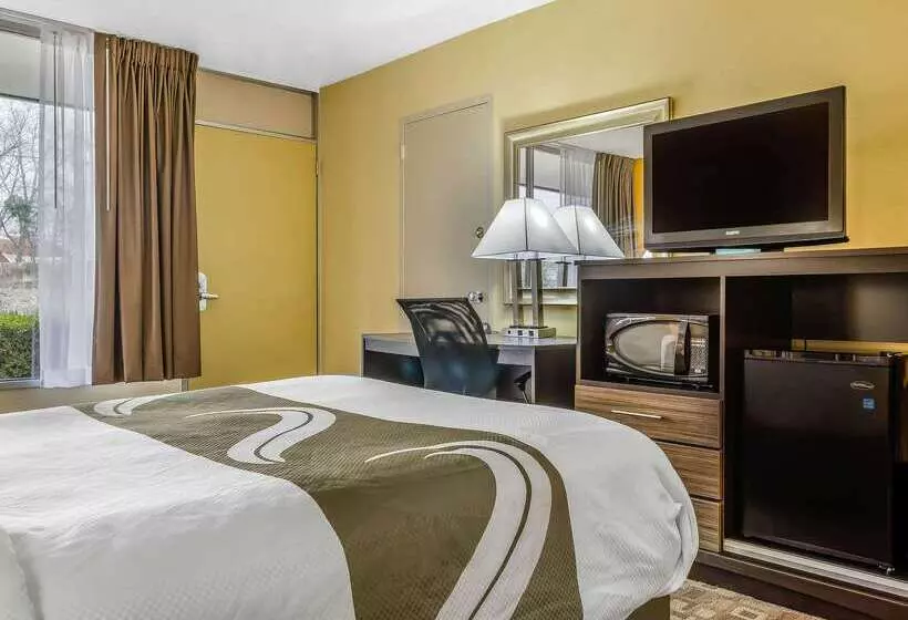 ホテル Quality Inn University Area