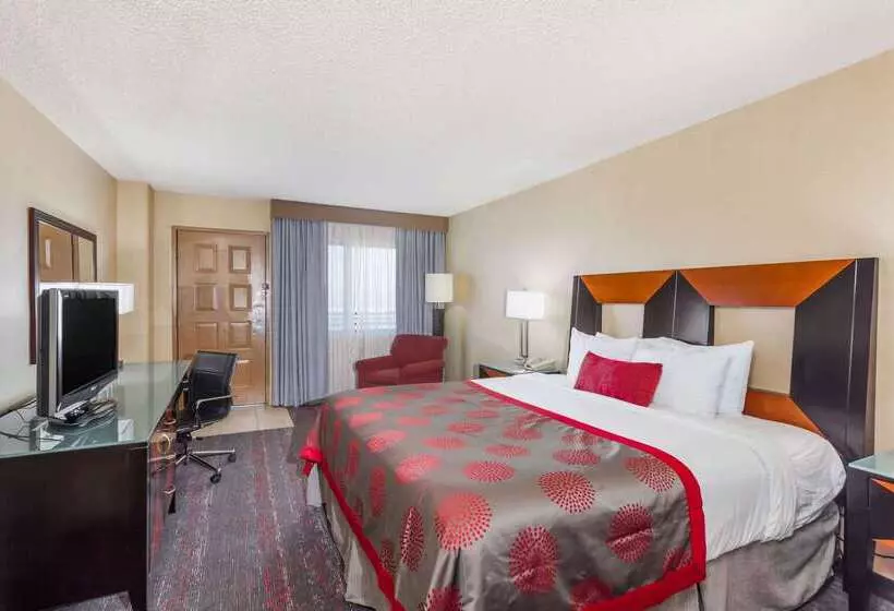 ホテル Ramada By Wyndham San Diego National City