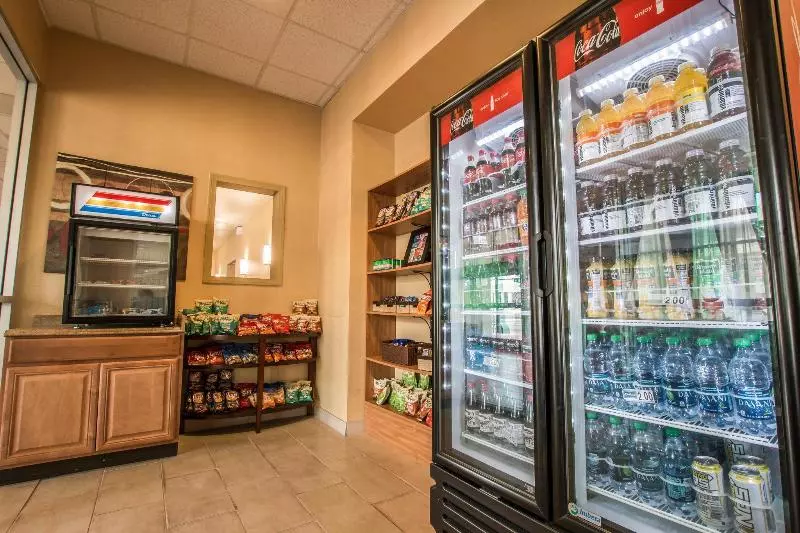 ホテル Ramada By Wyndham San Diego National City