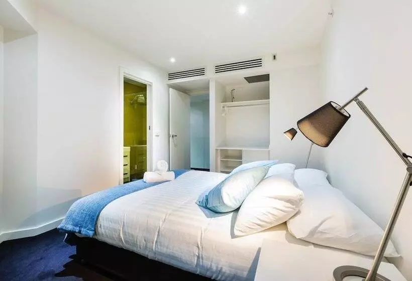 Maddison, 3bdr Port Melbourne Apartment