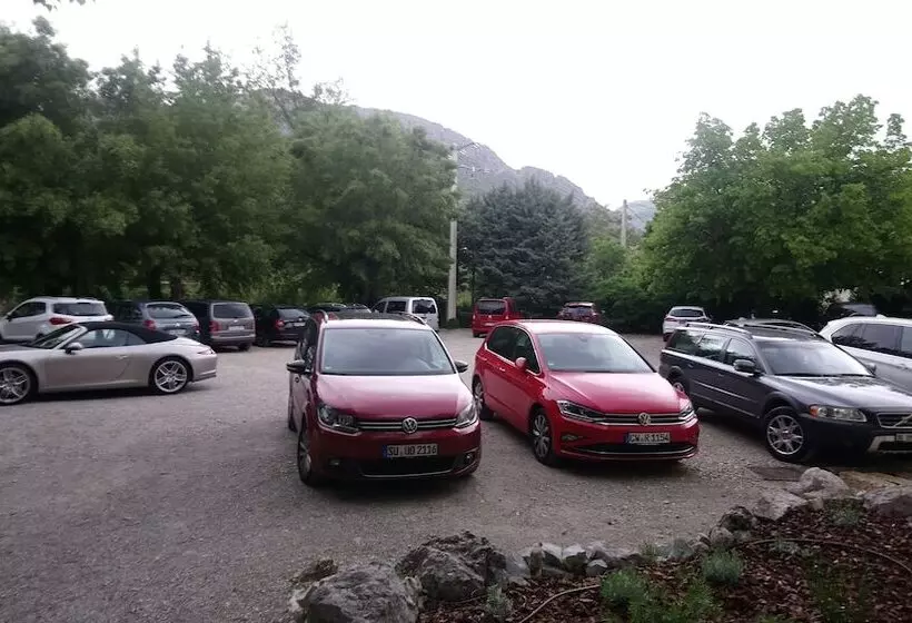 Hotelli Hôtel Sous L Olivier