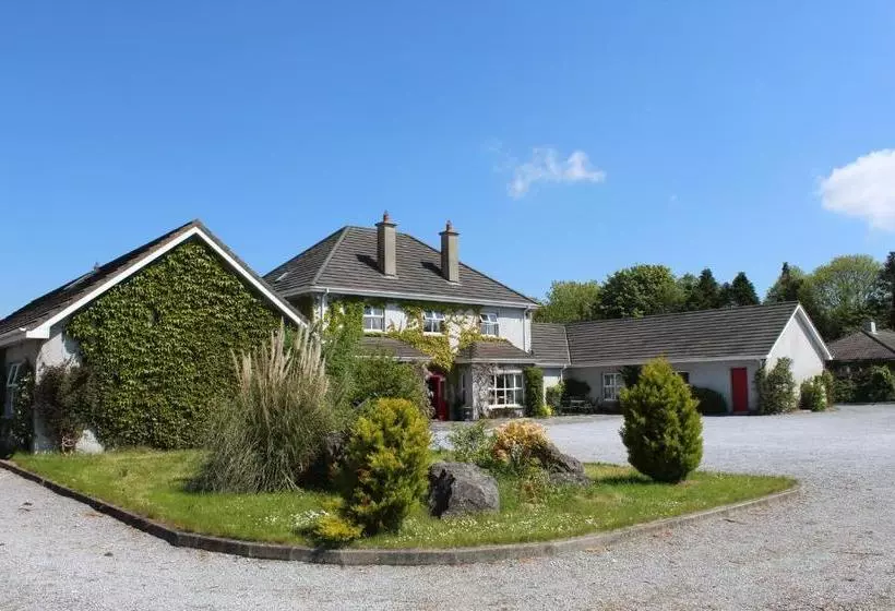 Majatalo Adare Country House