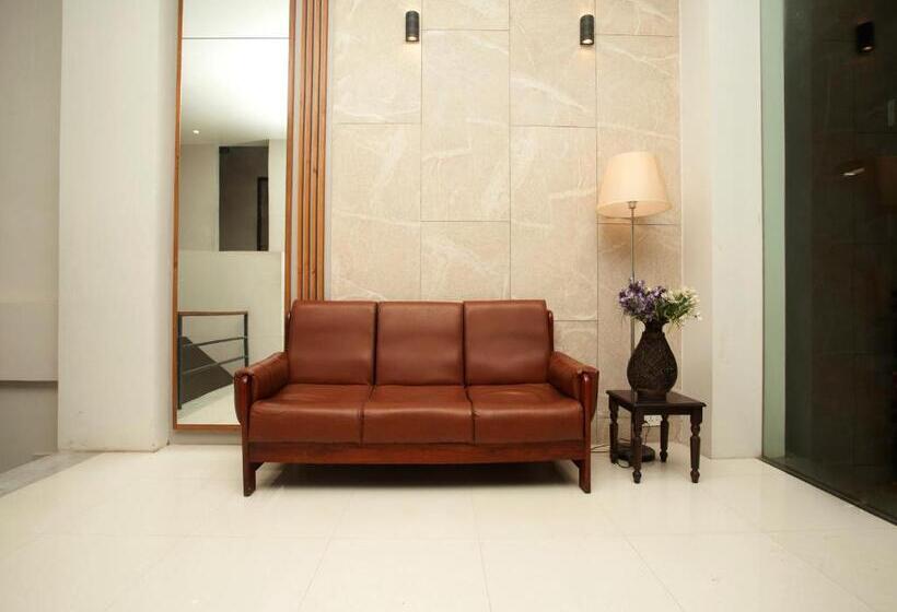 هتل Himchuli By Oyo Rooms