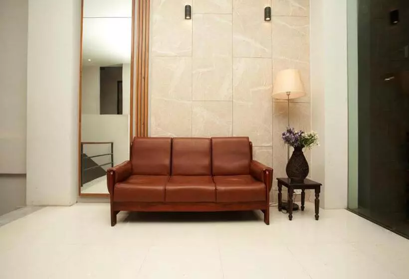 هتل Himchuli By Oyo Rooms