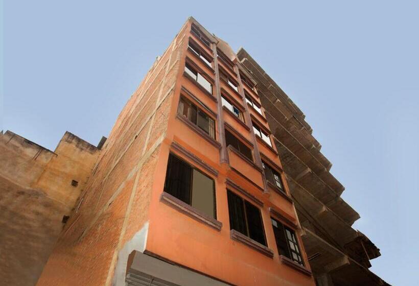 هتل Himchuli By Oyo Rooms