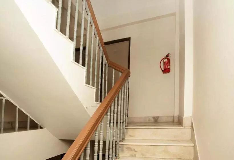 هتل Himchuli By Oyo Rooms