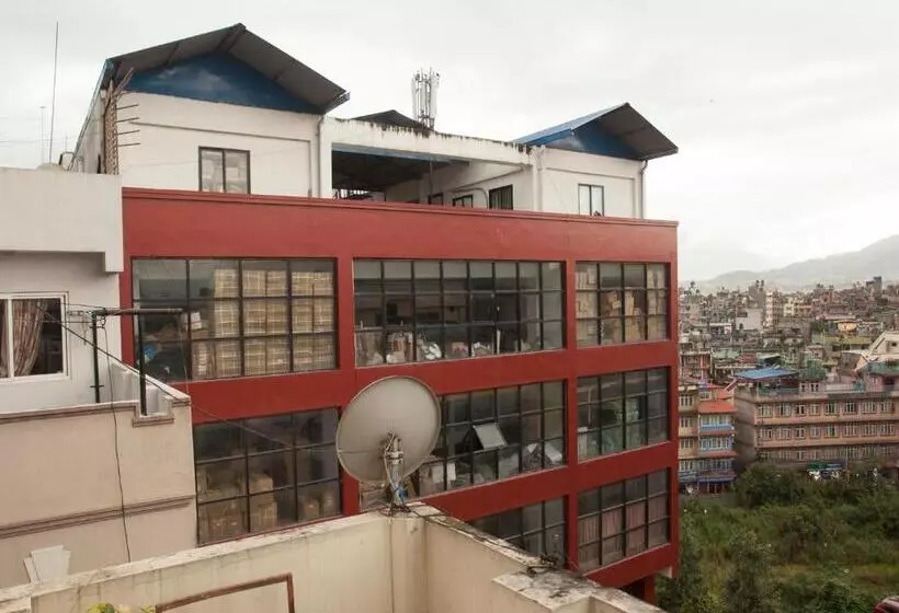 هتل Himchuli By Oyo Rooms