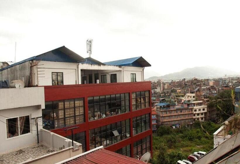 هتل Himchuli By Oyo Rooms