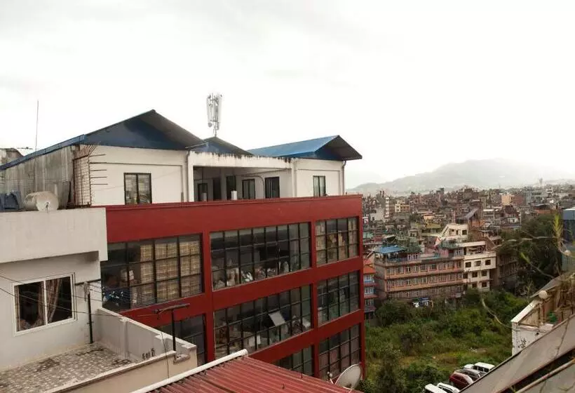 هتل Himchuli By Oyo Rooms