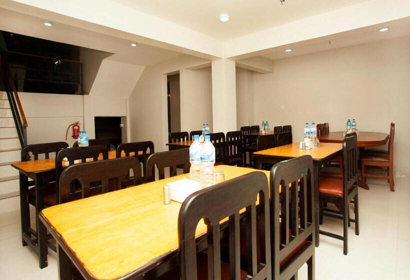 هتل Himchuli By Oyo Rooms