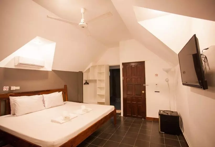 هتل La Luna Island Resort