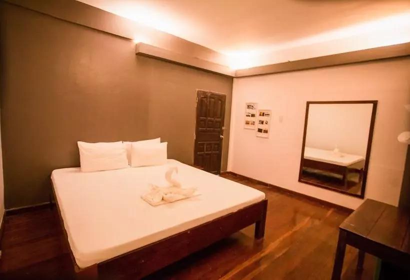 هتل La Luna Island Resort