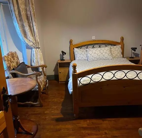 Majatalo Douglasha House V93rx64