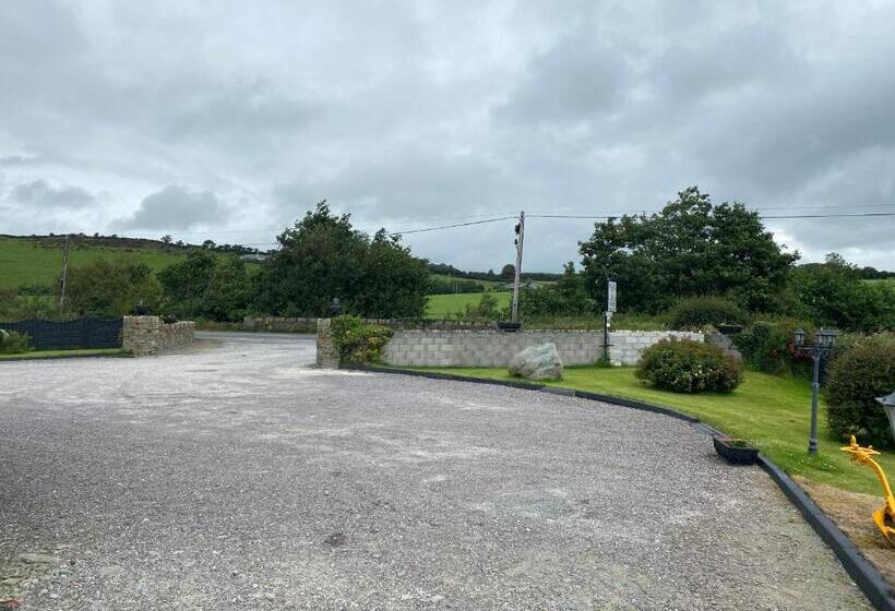 פנסיון Douglasha House V93rx64