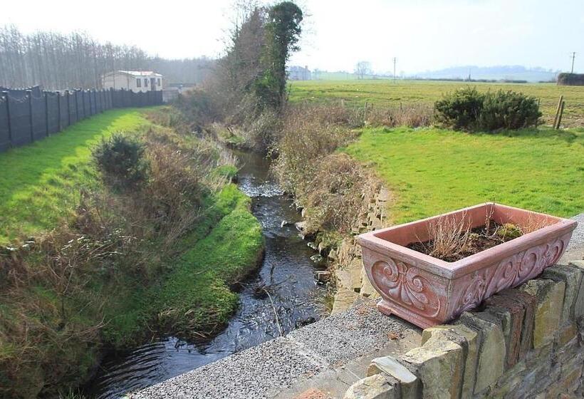 פנסיון Douglasha House V93rx64