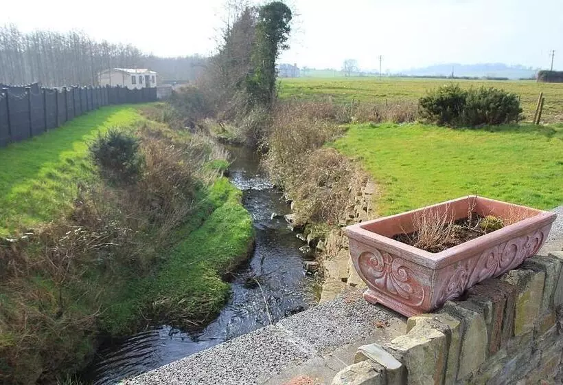 Majatalo Douglasha House V93rx64