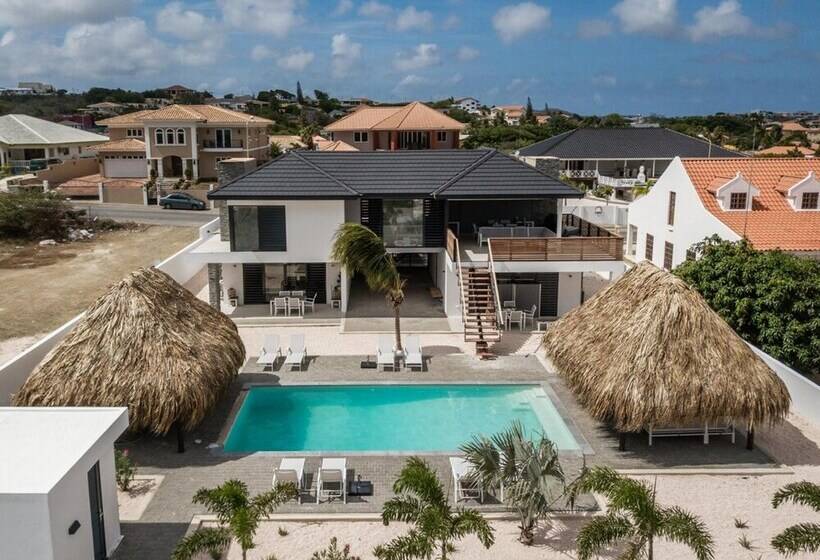 Villa Hasta La Vista Royal