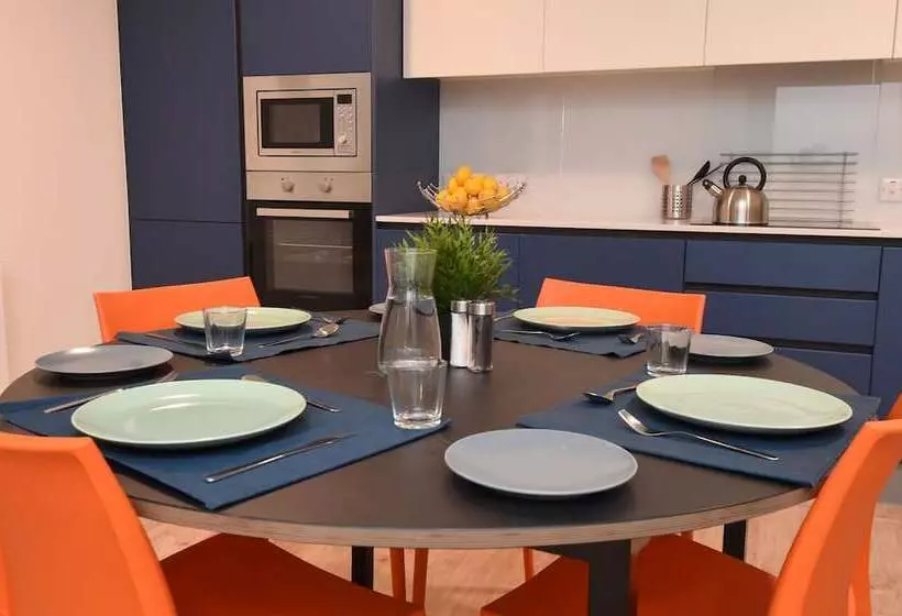 Yugo Explore   Lee Point