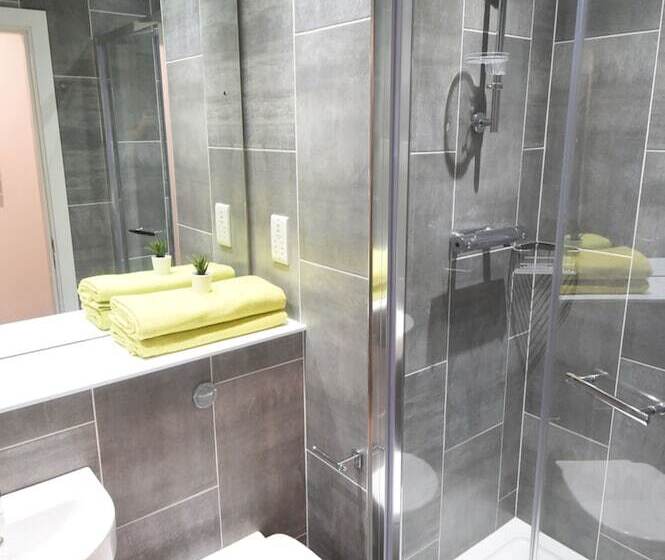 Yugo Explore   Lee Point