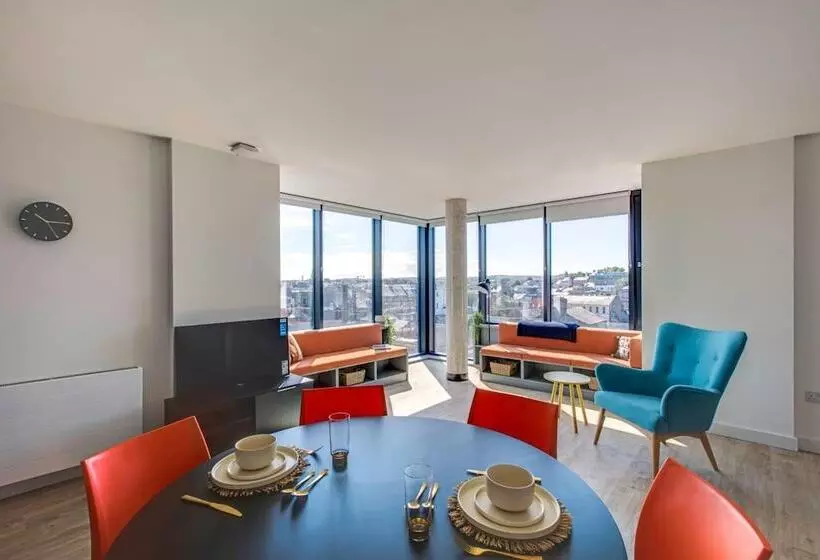 Yugo Explore   Lee Point