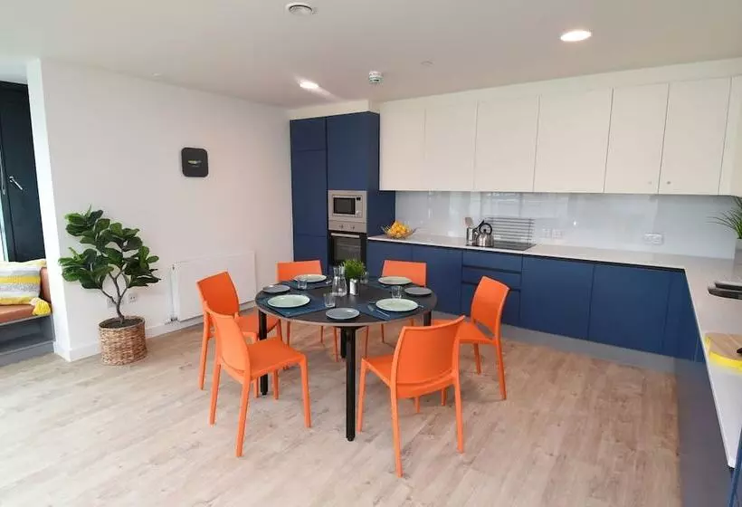 Yugo Explore   Lee Point