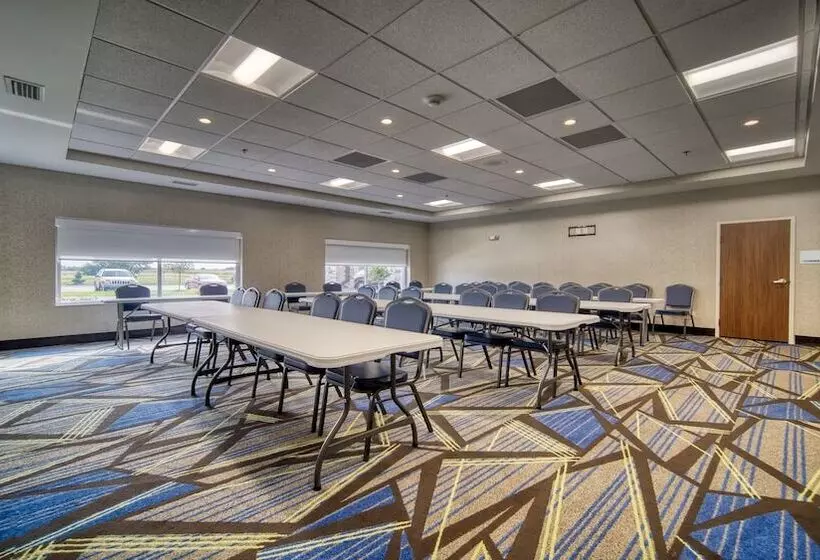 Hotelli Holiday Inn Express & Suites   Kokomo South, An Ihg