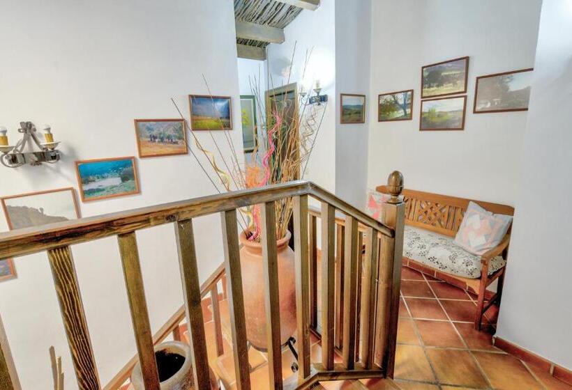 Comfortable Villa In Puebla De Don Rodrigo With Private Pool