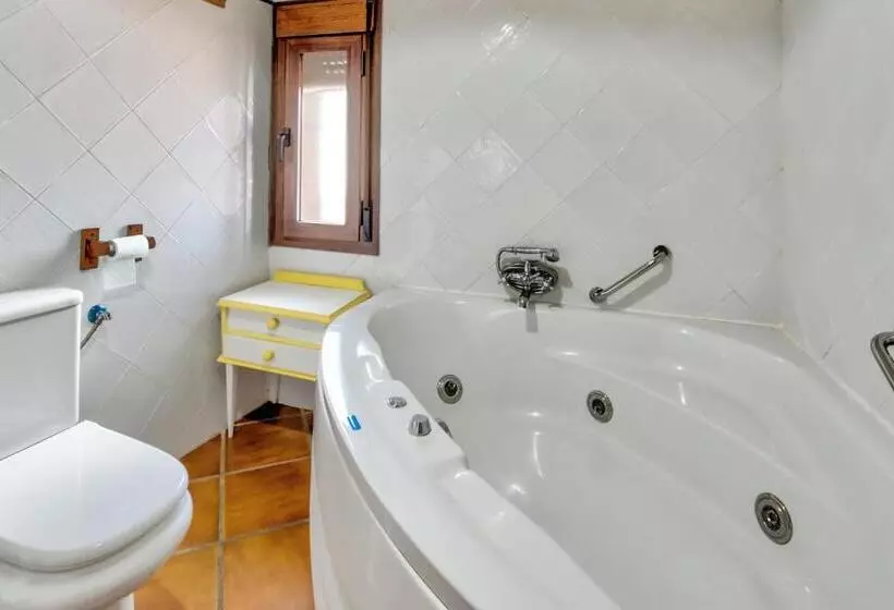 Comfortable Villa In Puebla De Don Rodrigo With Private Pool