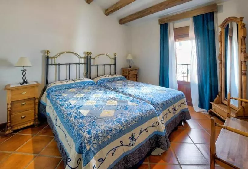 Comfortable Villa In Puebla De Don Rodrigo With Private Pool