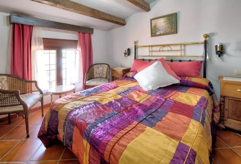Comfortable Villa In Puebla De Don Rodrigo With Private Pool