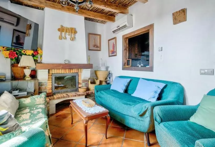 Comfortable Villa In Puebla De Don Rodrigo With Private Pool