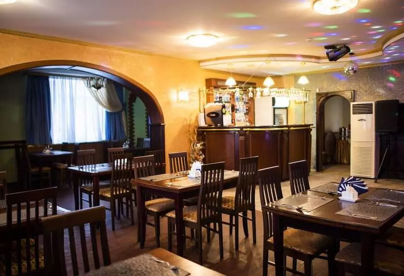 ホテル Oktyabrskaya