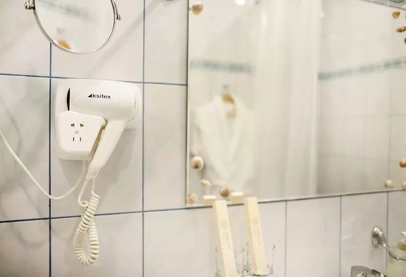 ホテル Oktyabrskaya