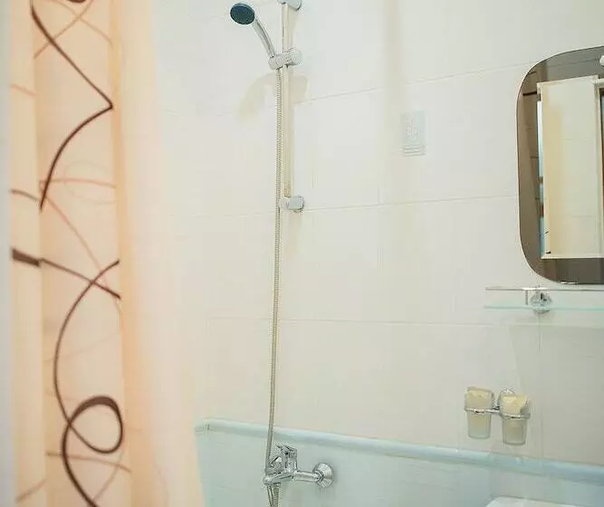 ホテル Oktyabrskaya