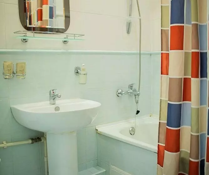 ホテル Oktyabrskaya