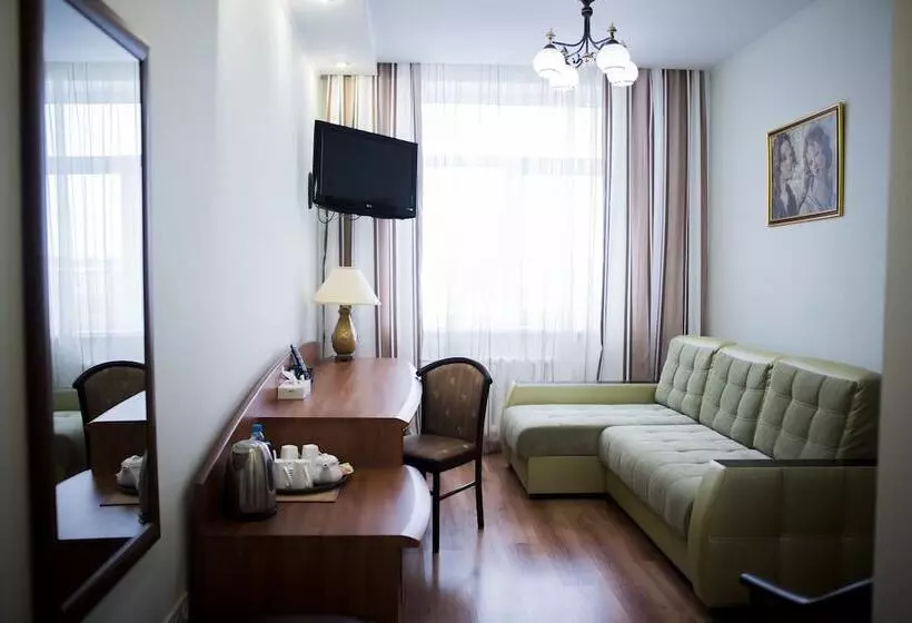 ホテル Oktyabrskaya