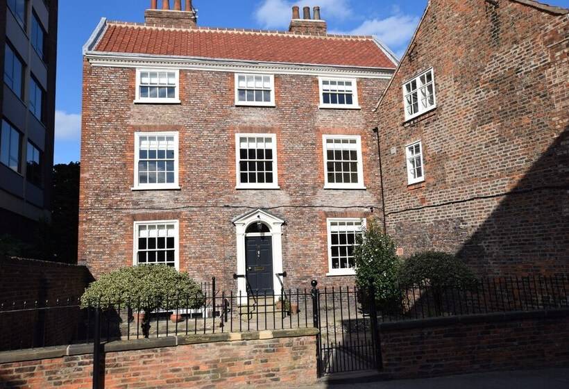 14 St Saviours Place, York
